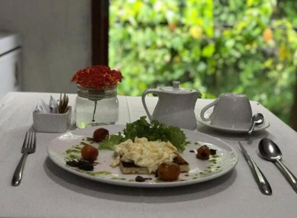Tapa Tepi Kali Canggu Exterior photo